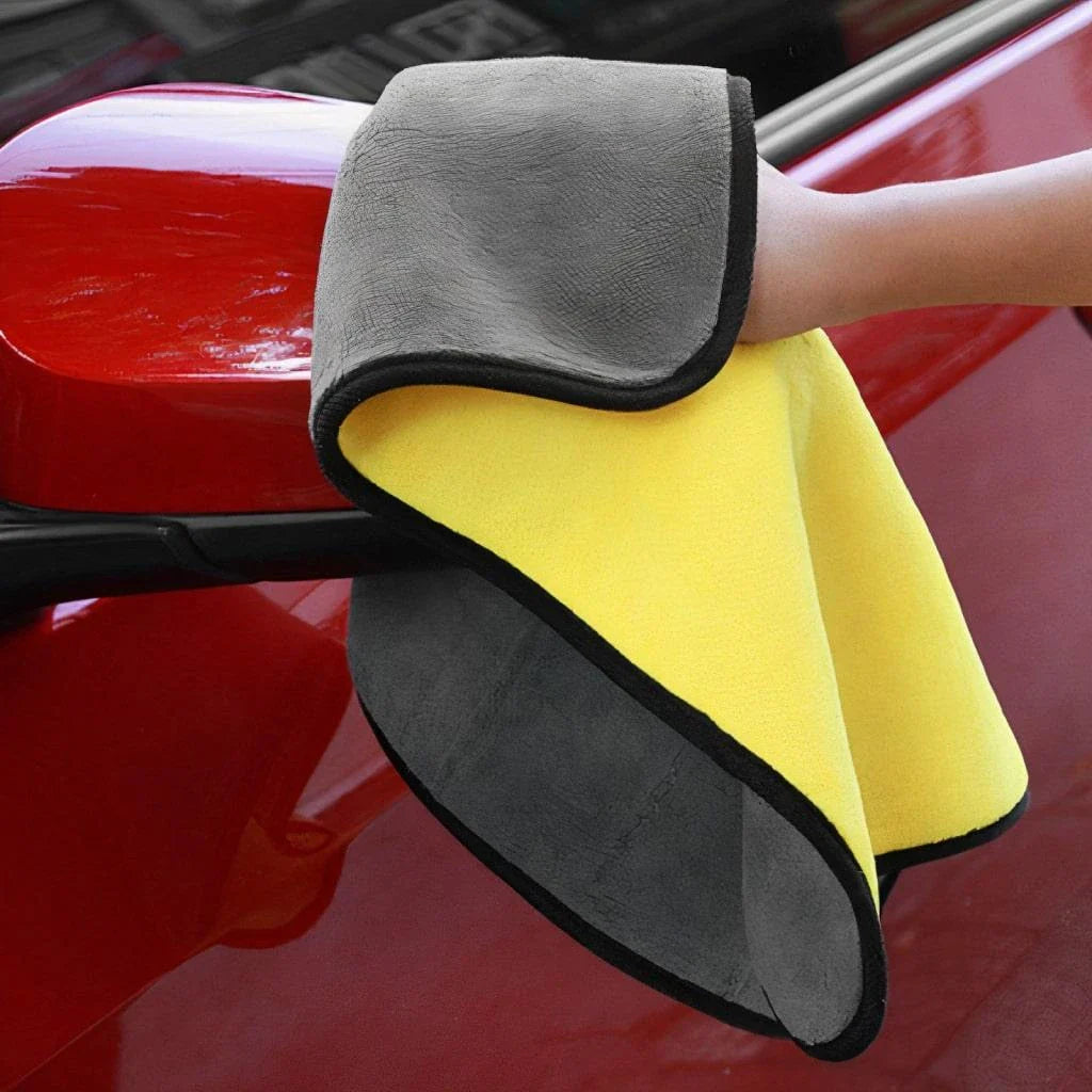 Premium absorbent velvet cleaning towel in multiple colours for versatile household use