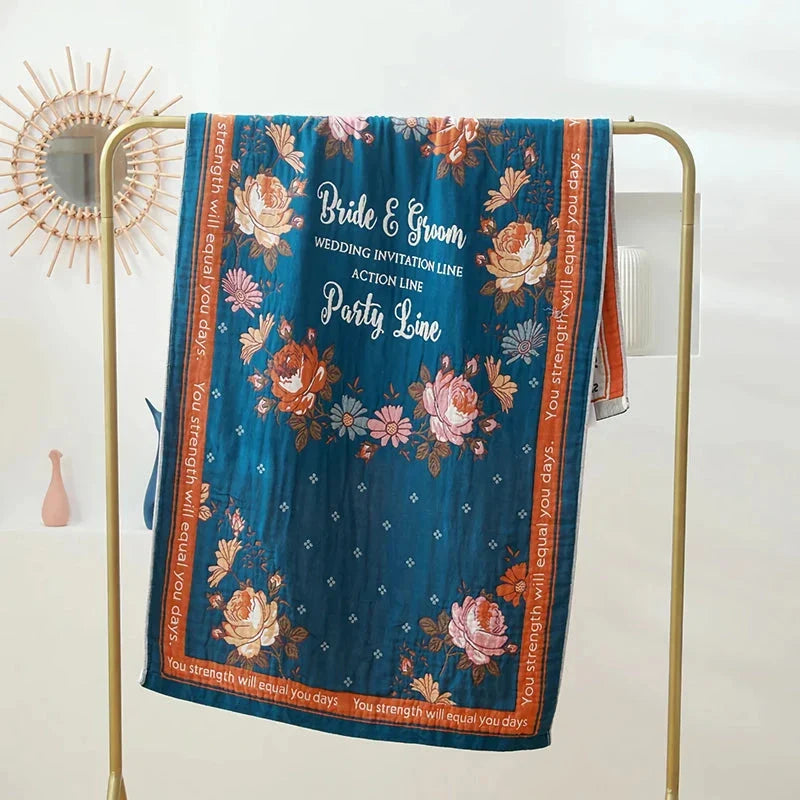 Luxuriously soft and quick-drying cartoon bath towel with 5-layer gauze cotton construction
