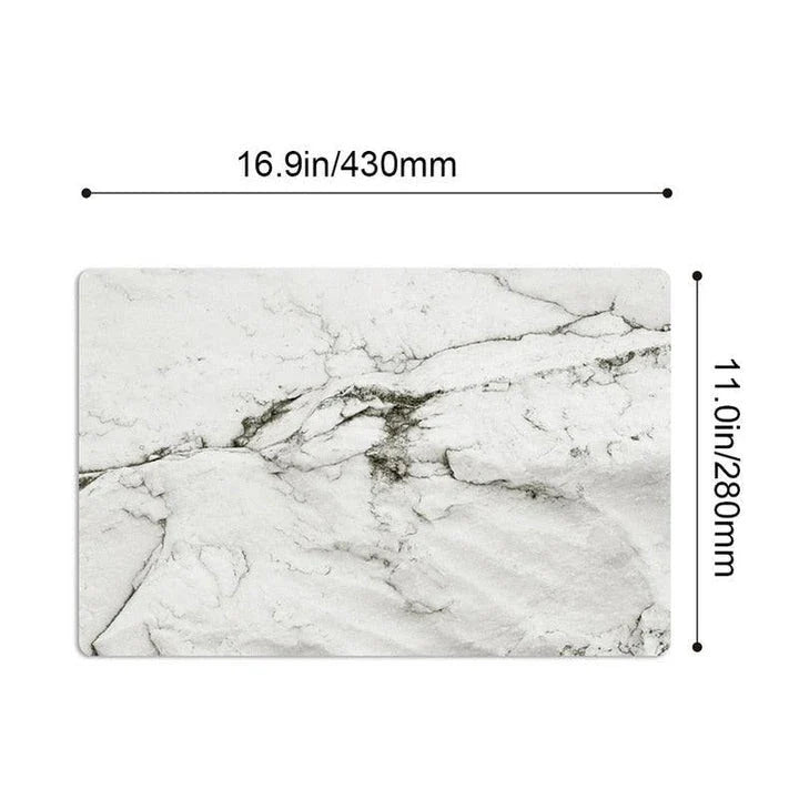 Marble pattern placemats in black and white color, made of durable PVC material to protect your dining table
