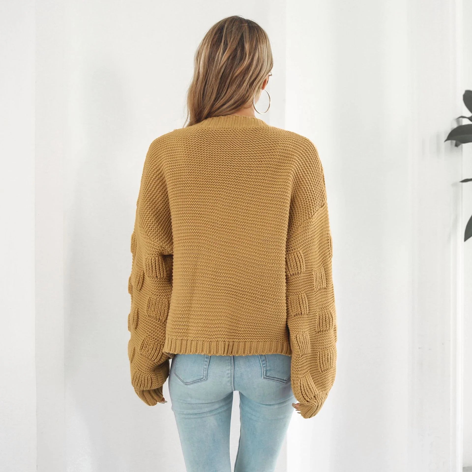 Elegant puff sleeve cardigan sweater in army green and wheat yellow colours, featuring a chunky knit design for cosy winter wear