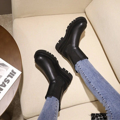 Stylish mid-heel British platform knight boots with robust sole, square toe, and thick heel