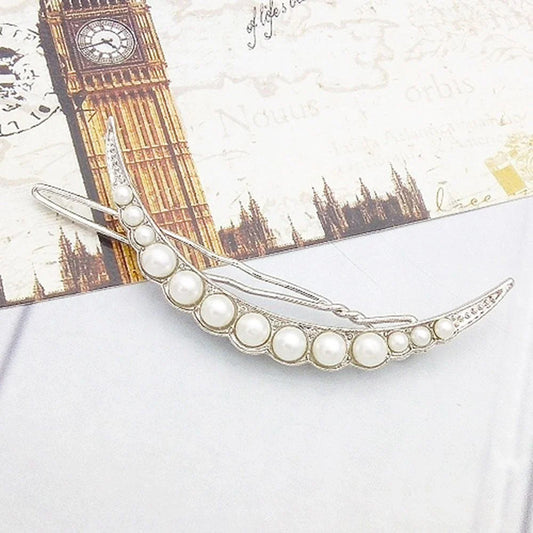 Elegant pearl hair clip with a sophisticated design, made of premium alloy materials for long-lasting durability and a secure fit.