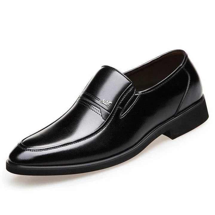 Premium cowhide leather shoes with breathable design and classic British style, perfect for discerning dads