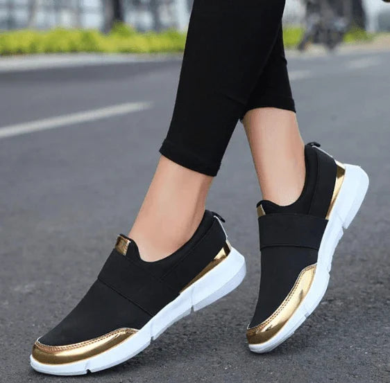 Lightweight ladies' casual slip-on shoes with breathable mesh upper and non-slip sole
