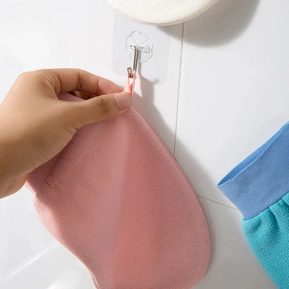 Premium exfoliating body scrub mitt made of viscose fibre for soft, smooth skin