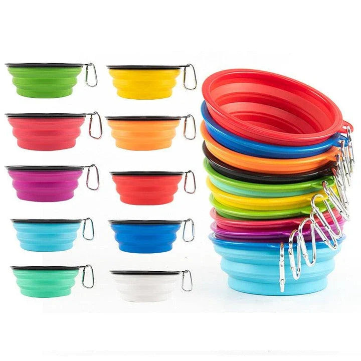 A collapsible pet silicone bowl in black, with a large 350 ml capacity, designed for outdoor adventures with your furry friend.
