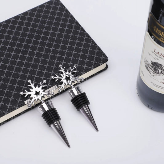 Elegant wine stopper with regal crown design, perfect for preserving wine freshness and adding sophisticated style to your kitchen or dining room.
