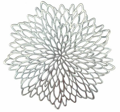 Elegant flower-shaped PVC placemat with a delicate floral design, perfect for refined dining