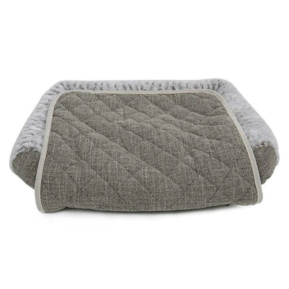 Cosy and spacious pet bed made with premium materials for maximum comfort and support
