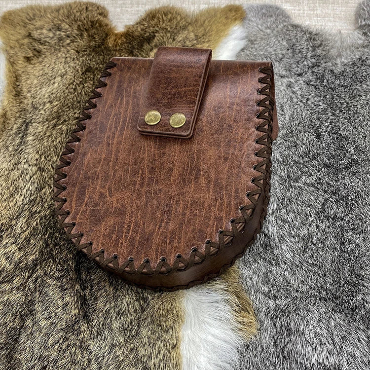 Renaissance-inspired PU leather waist purse with double-dragon and double-wolf design, a stylish accessory for cosplay and photography.