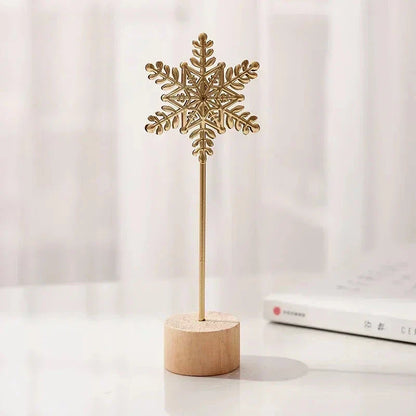 Elegant Nordic-style ginkgo leaf iron wall decor with intricate leaf motif and sleek metal construction