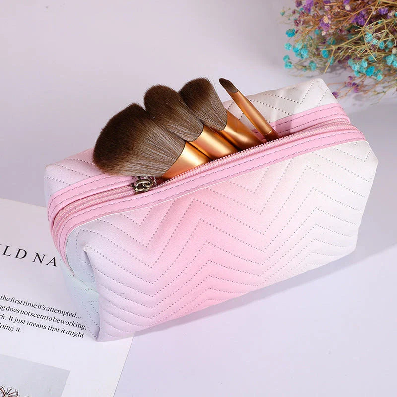 Elegant gradient-coloured makeup bag made of premium PU leather, perfect for organised storage and travel