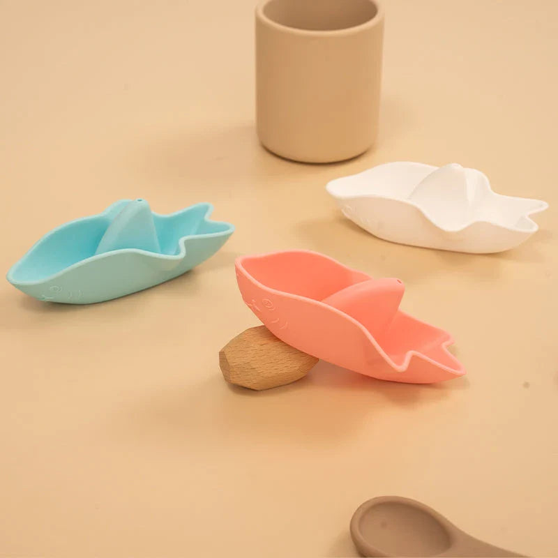 Charming shark-themed baby bath toys made of safe, BPA-free silicone for splashing and water play