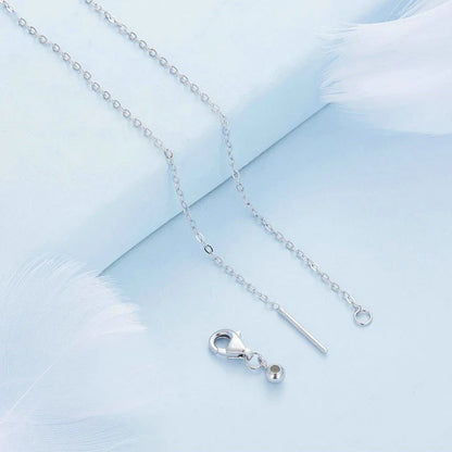 Platinum-plated green pendant necklace with adjustable chain length for a customised fit