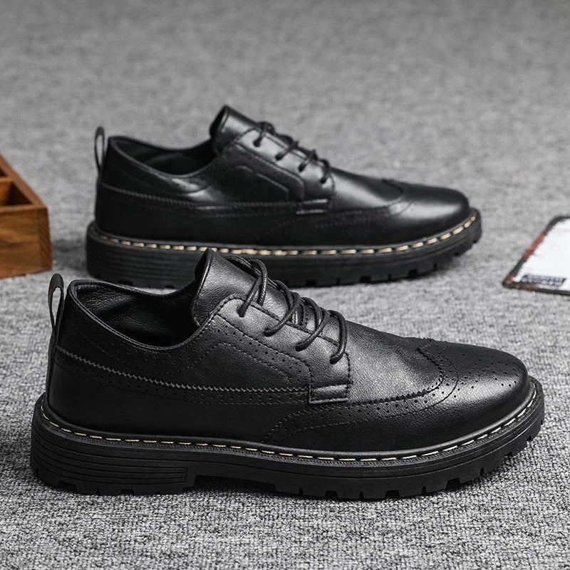 Sophisticated British-style leather casual shoes for men, featuring a sleek silhouette and premium construction.