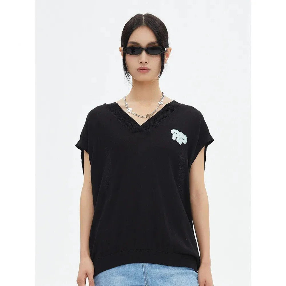 Elegant V-Neck Knit Vest for Stylish British Women - A premium knit vest with a classic design, tailored to flatter the middle-aged woman's figure.