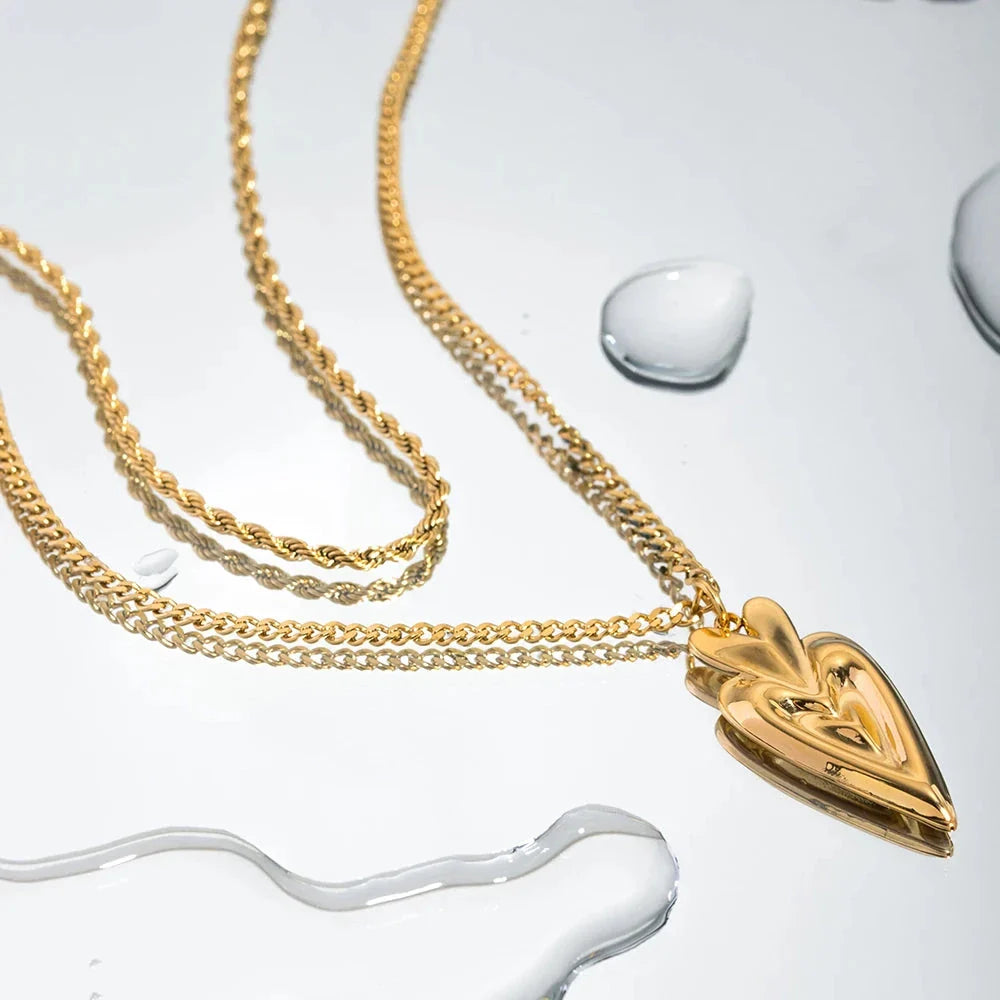 Elegant 18-carat gold-plated heart necklace with a semi-3D pendant and double-layer chain design