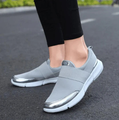 Lightweight ladies' casual slip-on shoes with breathable mesh upper and non-slip sole