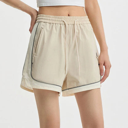 Premium quick-drying sports shorts for women with a trendy colour-block design and adjustable waist