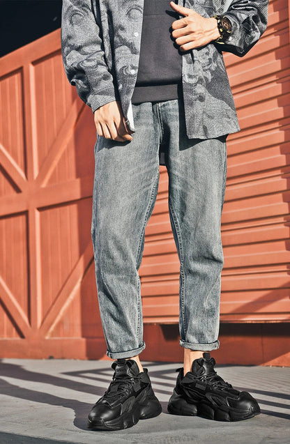 Premium casual trainers with a sleek, minimalist design and durable rubber sole for versatile, comfortable wear.