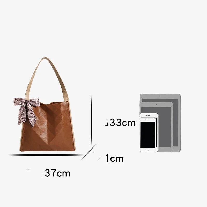 Large-capacity tote bag with geometric rhombus pattern in khaki or coffee colours