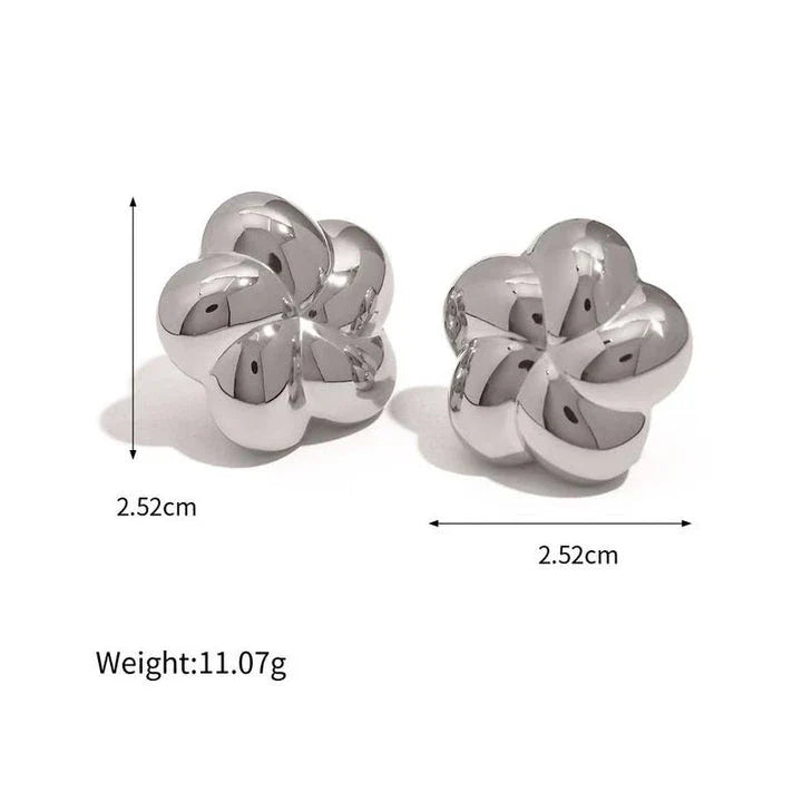 Elegant 18K gold plated flower-shaped stud earrings made from durable stainless steel