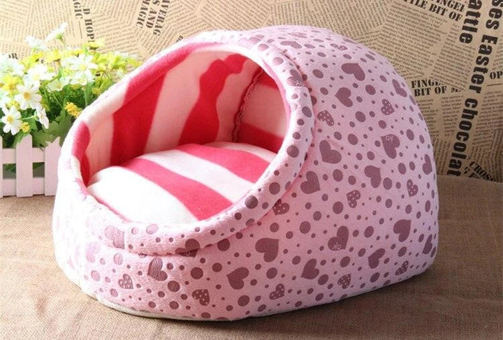 Luxurious machine-washable dog kennel in various colours, featuring premium nylon construction and plush interior for ultimate canine comfort.