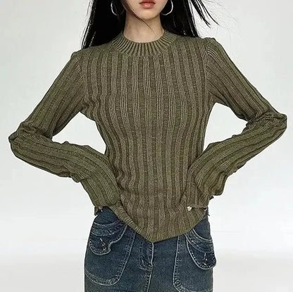 A stylish and comfortable knitted pullover with a slim fit and long sleeves, perfect for elevating your everyday wardrobe.