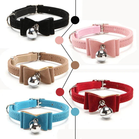 Elastic cat collar with bell in brown velvet material, providing a cosy and stylish accessory for your feline friend