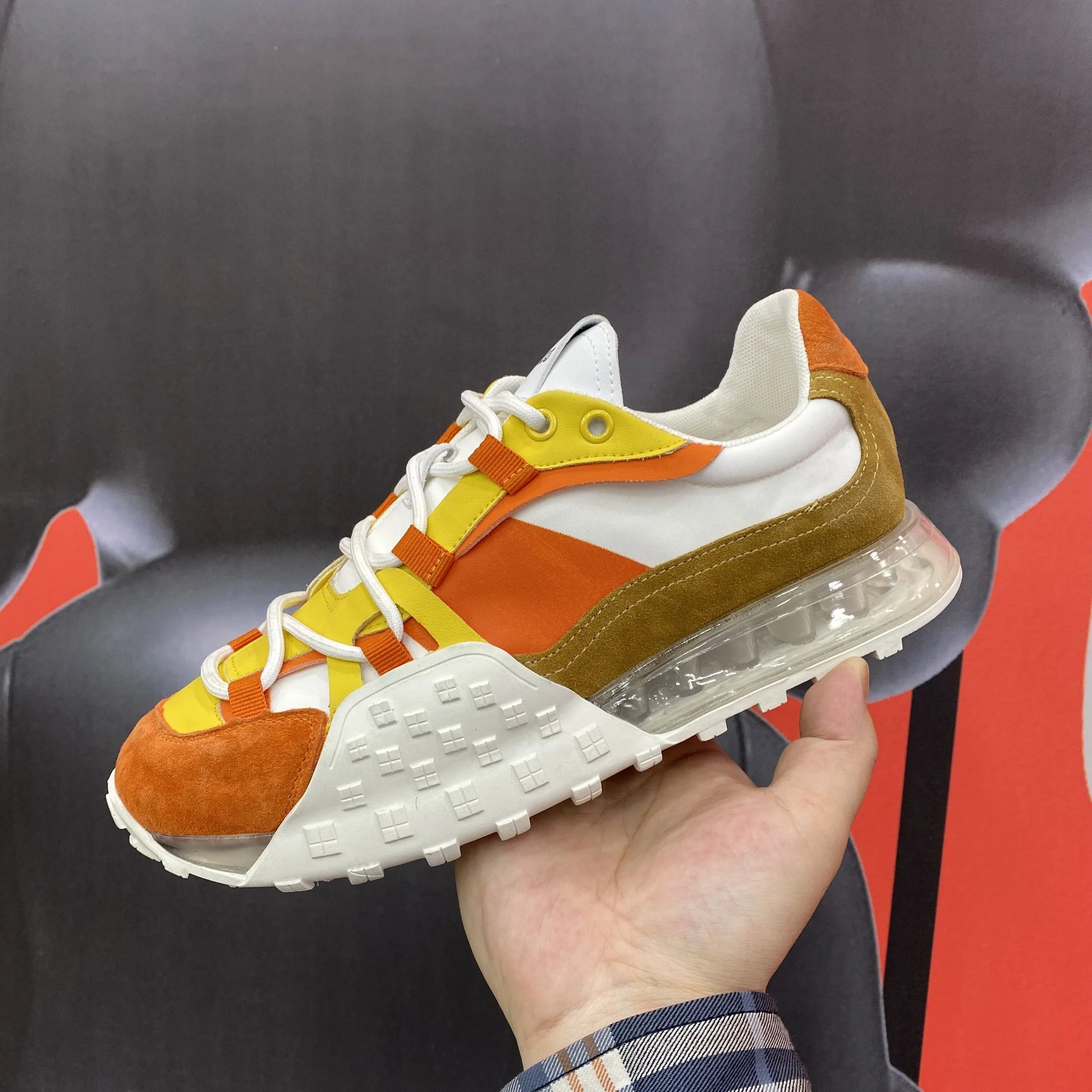 Premium leather lace-up trainers in white with breathable inner lining and slip-resistant rubber sole