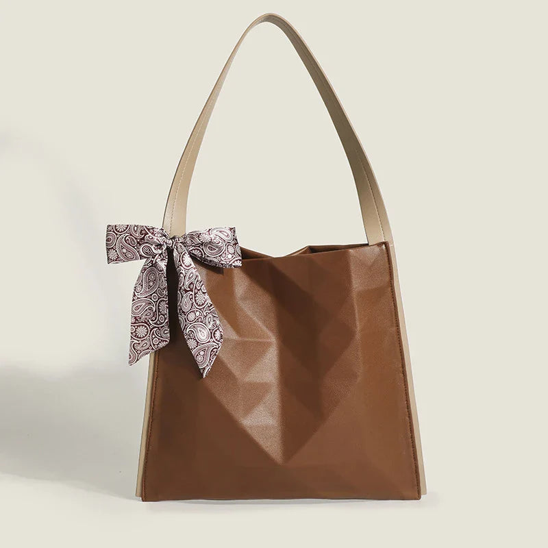 Large-capacity tote bag with geometric rhombus pattern in khaki or coffee colours