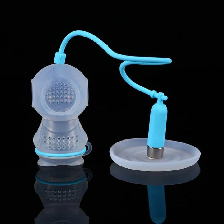 Diver-shaped reusable silicone tea infuser in various colours