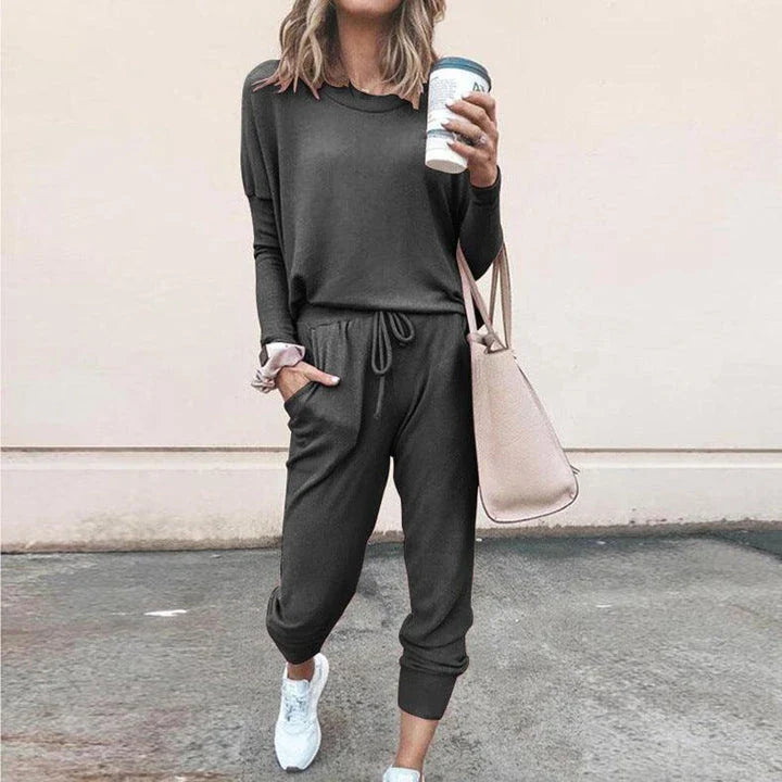 Premium casual loungewear set in soft pastel colours with long sleeves and elegant design