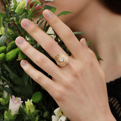 Elegant Sterling Silver Ring with Retro Design and Semi-Precious Stones for Women