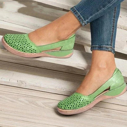 Fashionable hollow-out Baotou sandals for women in various colours and sizes