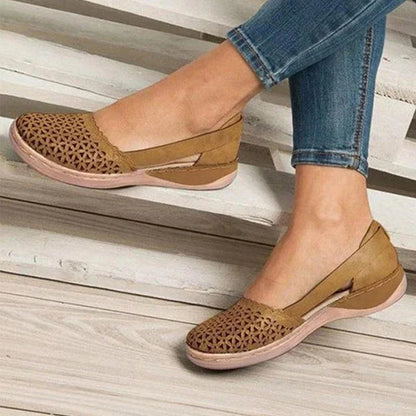 Fashionable hollow-out Baotou sandals for women in various colours and sizes