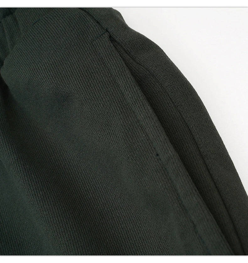 Durable, comfortable sports and leisure shorts for men in various colours