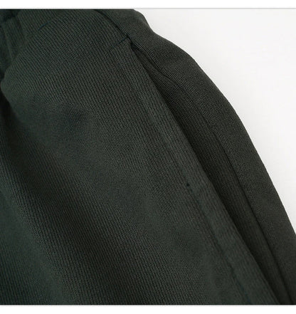 Durable, comfortable sports and leisure shorts for men in various colours
