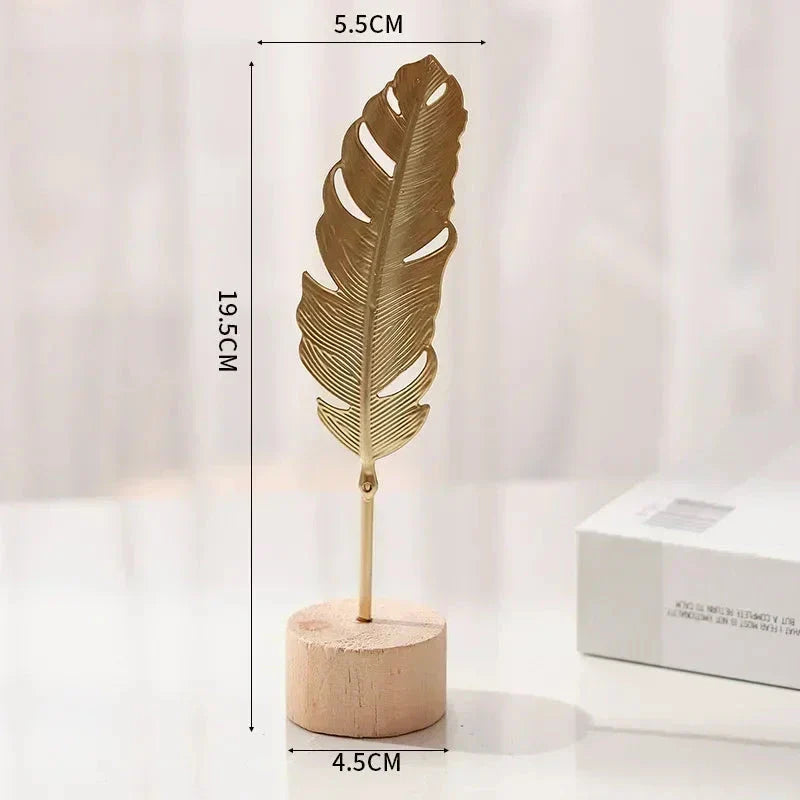 Elegant Nordic-style ginkgo leaf iron wall decor with intricate leaf motif and sleek metal construction