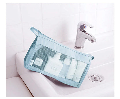 Premium 8-piece luggage organiser set made of durable, water-resistant nylon for effortless travel packing