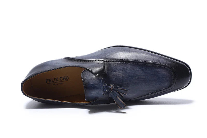 Stylish and comfortable leather loafers for men, featuring a sleek design, premium cowhide, and rubber soles for exceptional grip and shock absorption.