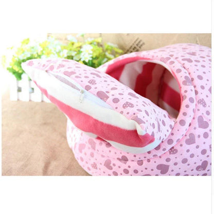Luxurious machine-washable dog kennel in various colours, featuring premium nylon construction and plush interior for ultimate canine comfort.