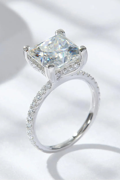 Elegant 5.52-carat moissanite side stone ring in 925 sterling silver with platinum plating