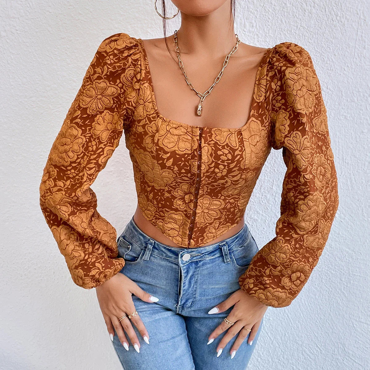 Embroidered long-sleeve tank top in brown, with square neckline and bubble sleeves