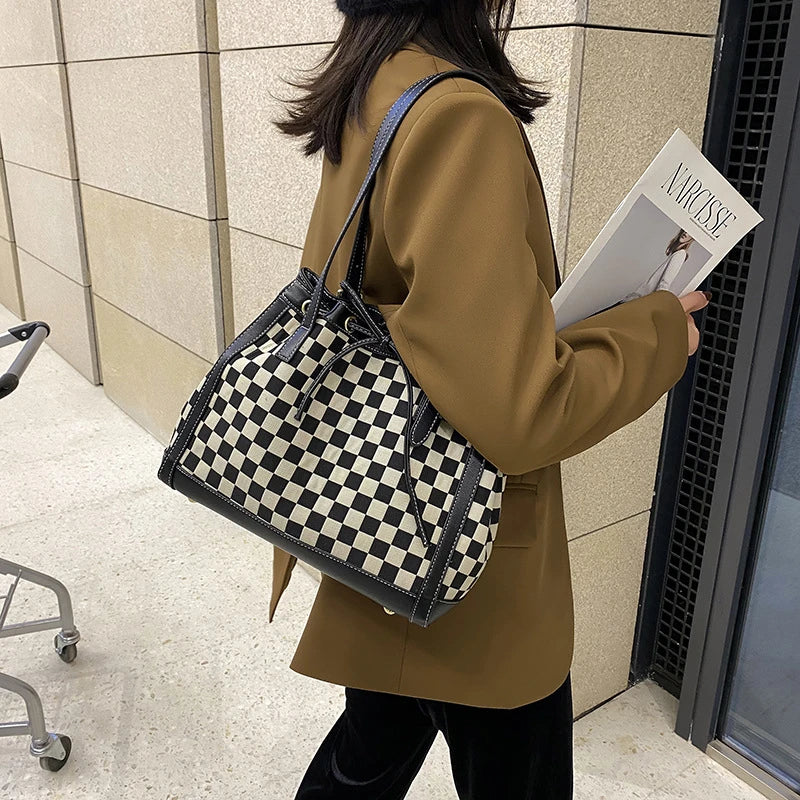 Stylish contrast colour tote bag with chic checkerboard design, made from premium PU leather for durability and versatility