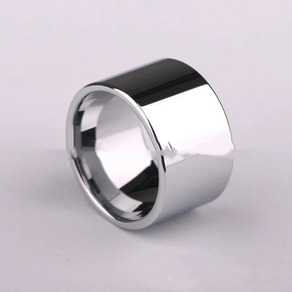 Premium tungsten gold ring with a sleek, modern design and available in a range of sizes to suit any hand.
