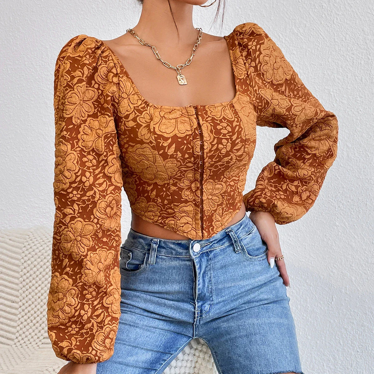 Embroidered long-sleeve tank top in brown, with square neckline and bubble sleeves