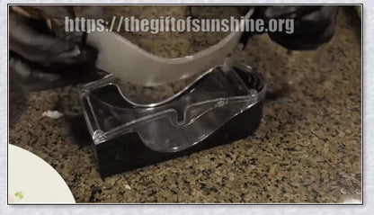 Portable DIY Kitchen Sushi Roll Maker - Compact and easy-to-use device for making delicious homemade sushi