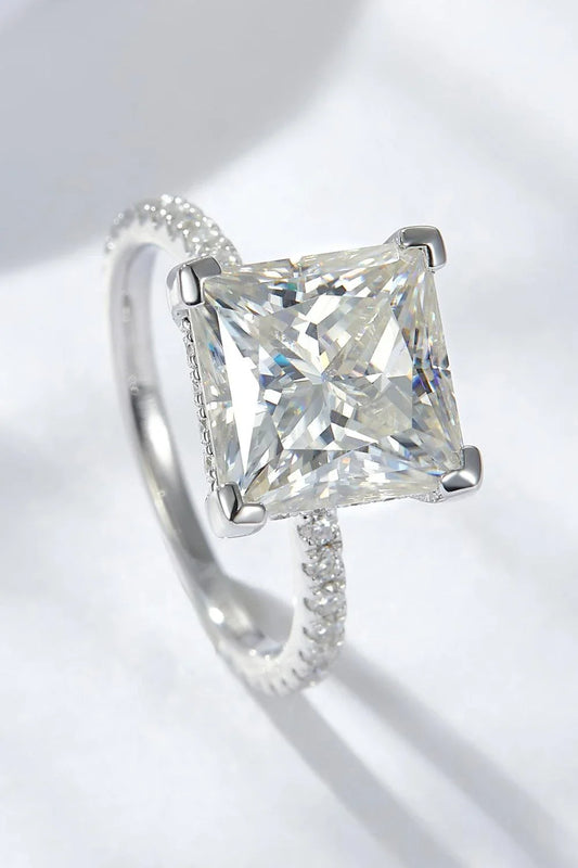 Elegant 5.52-carat moissanite side stone ring in 925 sterling silver with platinum plating