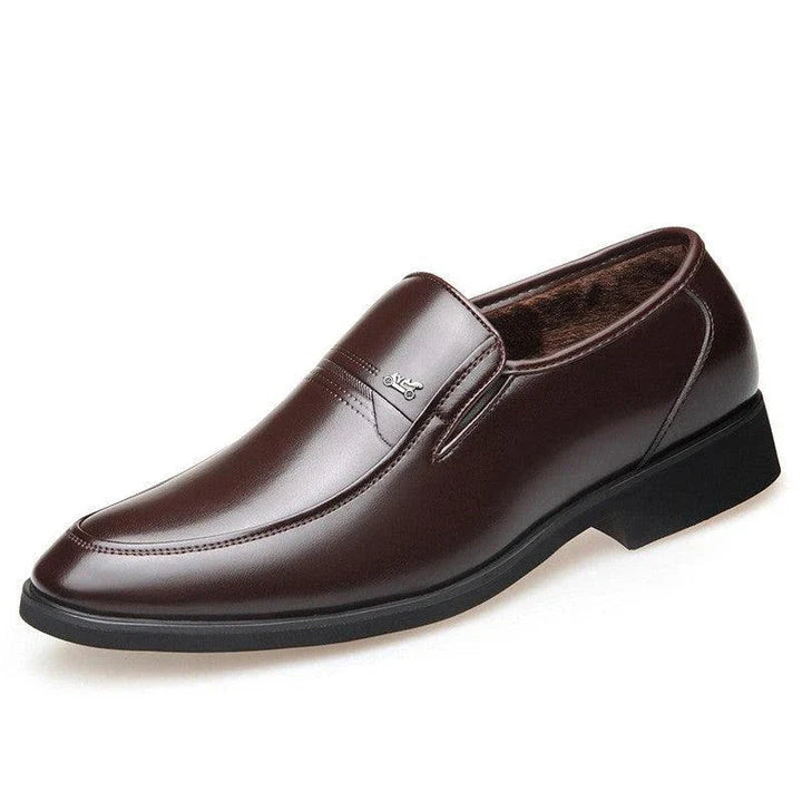 Premium cowhide leather shoes with breathable design and classic British style, perfect for discerning dads